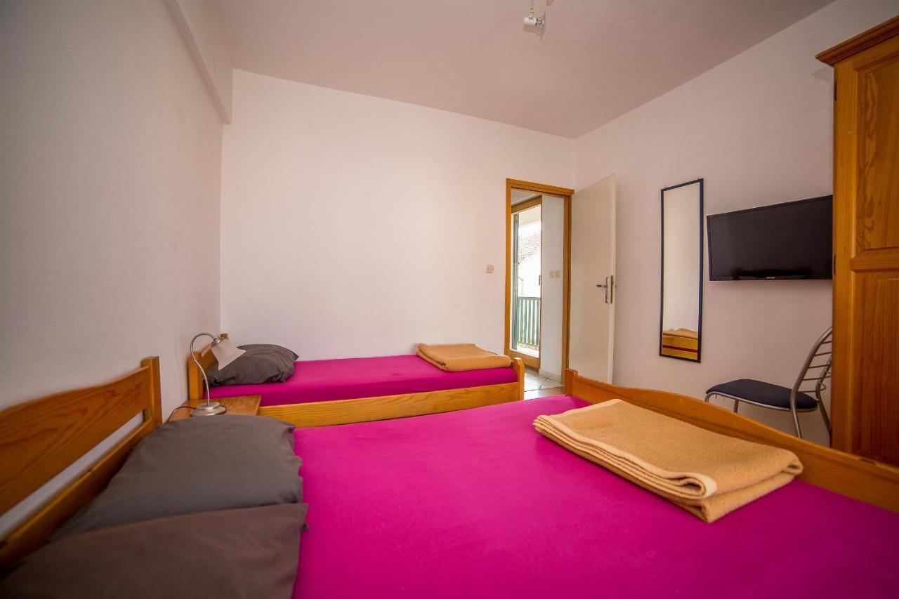 Apartments Grulovic ซรีมา ภายนอก รูปภาพ