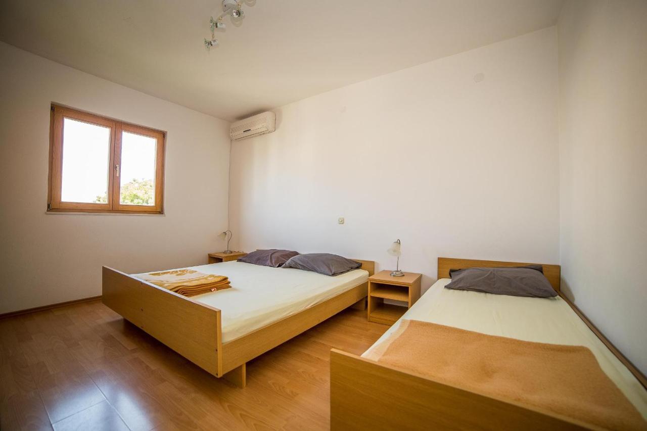 Apartments Grulovic ซรีมา ภายนอก รูปภาพ